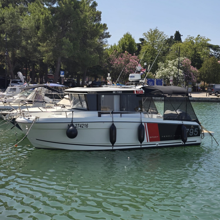 Jeanneau Merry Fisher 795 Sport-yachting.com