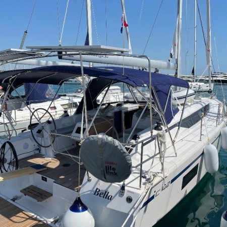 Bavaria C42-denmar-yachting.com